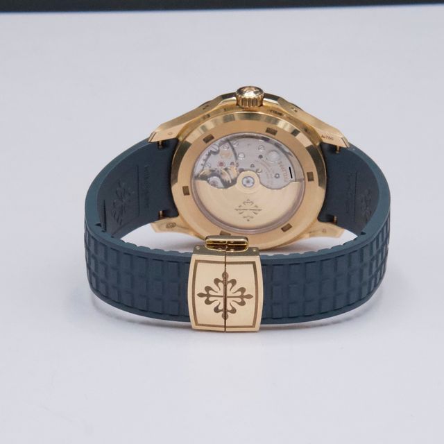 Patek Philippe Aquanaut 5261R-001 Image 7